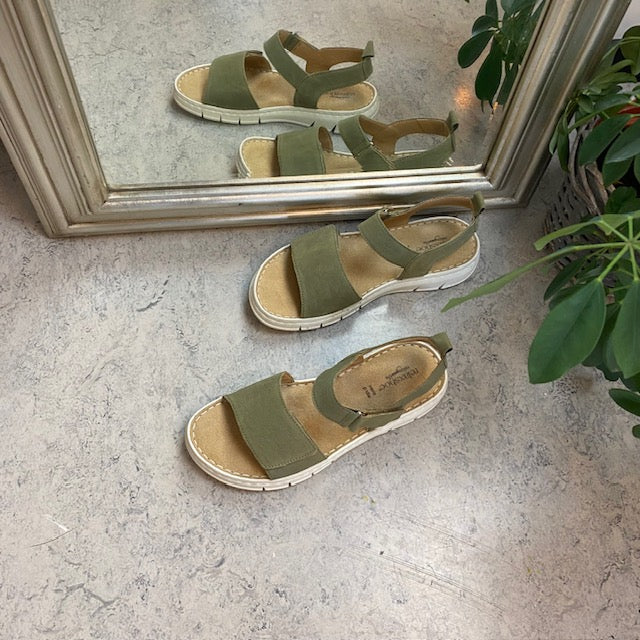 Lækker blød og fleksibel skindsandal i mat grøn fra Relaxshoe