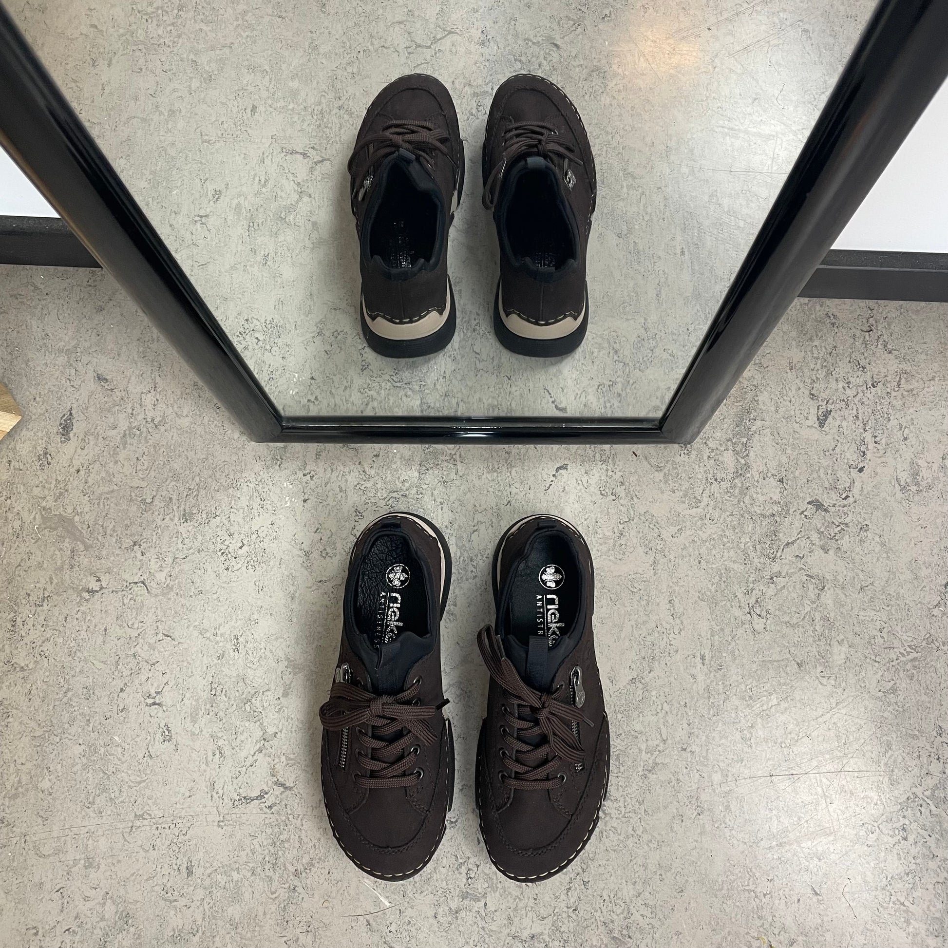 Rieker sneakers til dame i brun – blød komfort & stødabsorbering til hverdagen