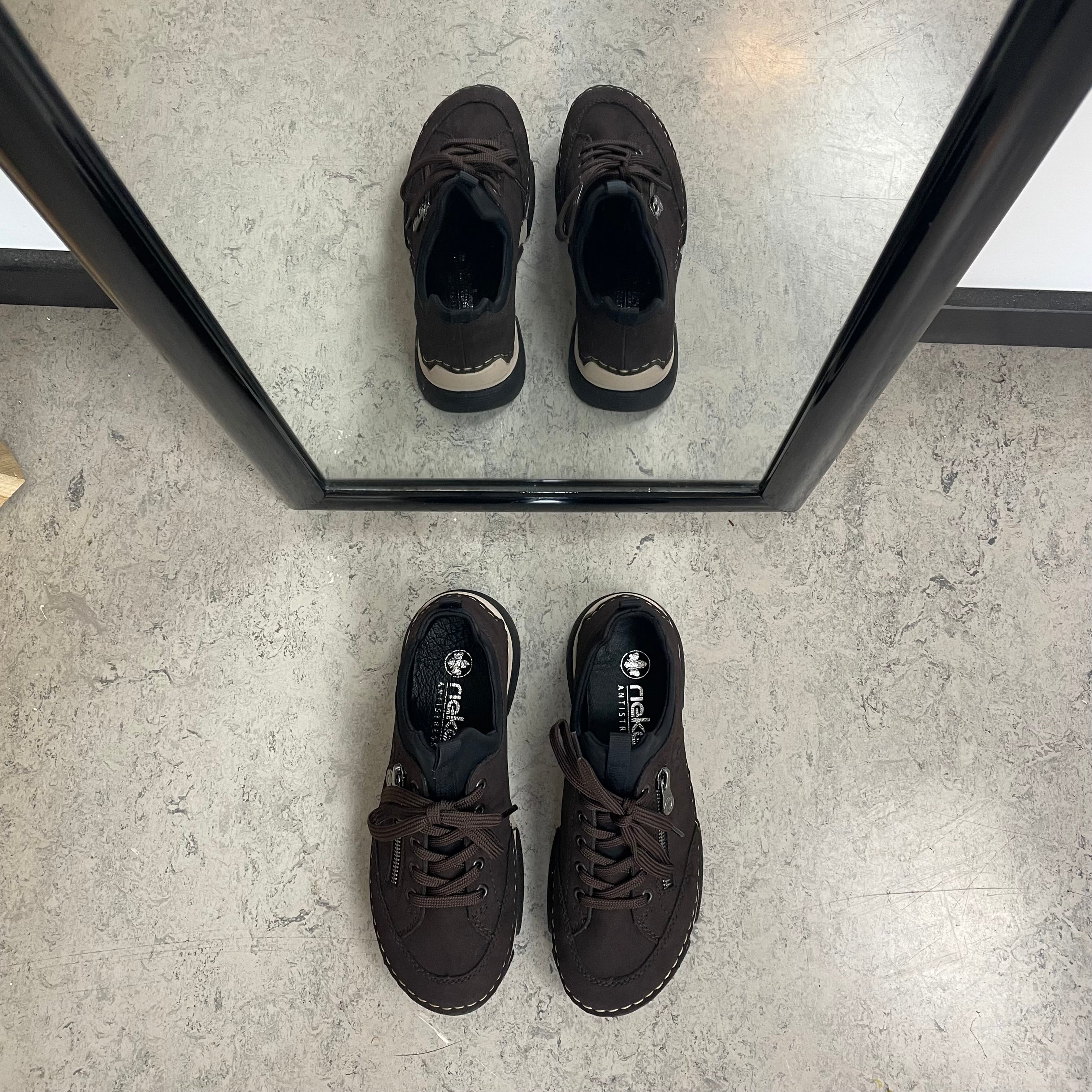 Rieker sneakers til dame i brun – blød komfort & stødabsorbering til hverdagen