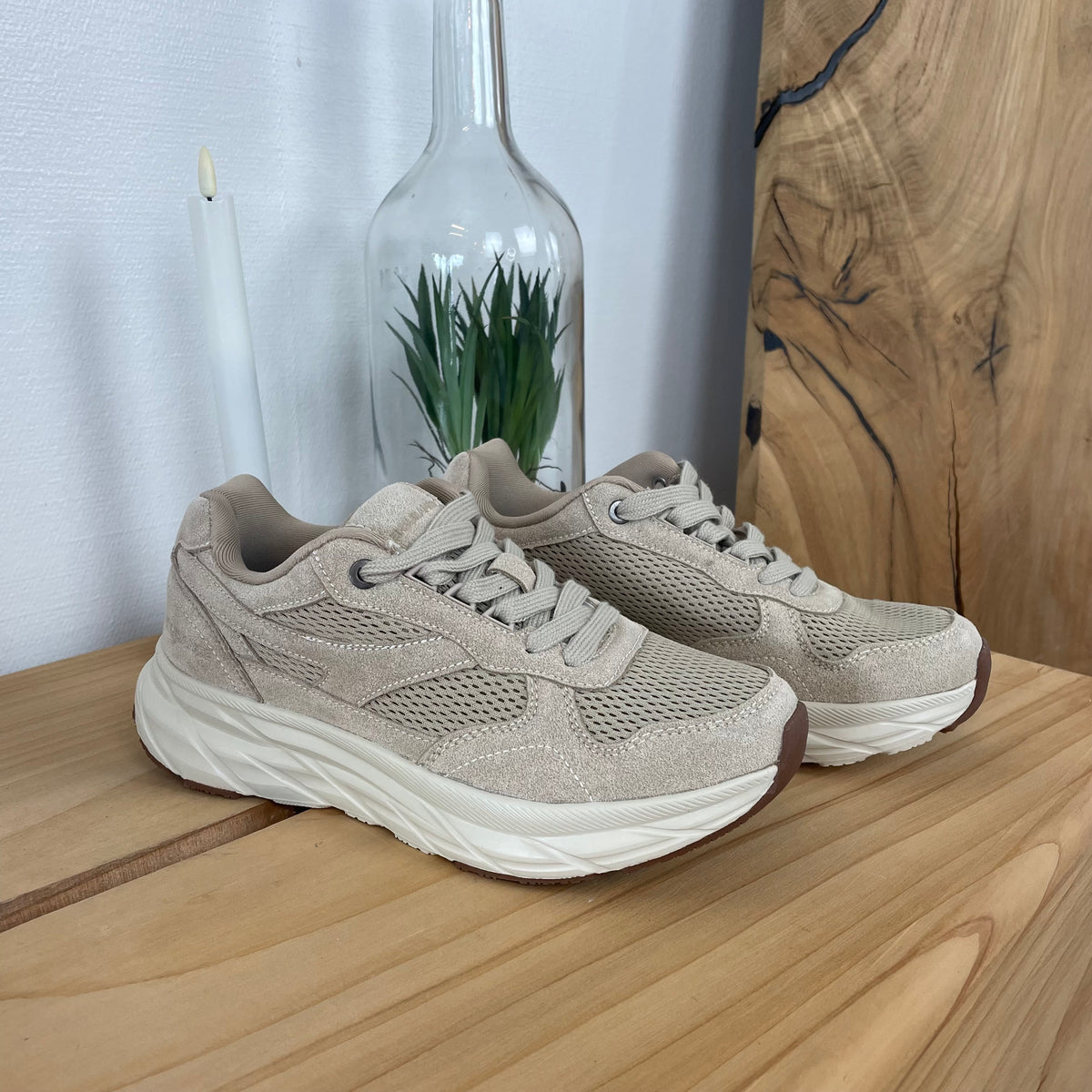 Endurance komfortsko til dame – beige sneaker med let & stødabsorberende sål