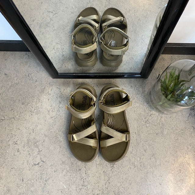 Grøn Woden sandal med god svangstøtte