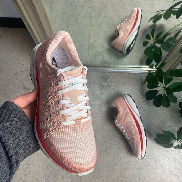 Rosa letvægts sko fra MBT