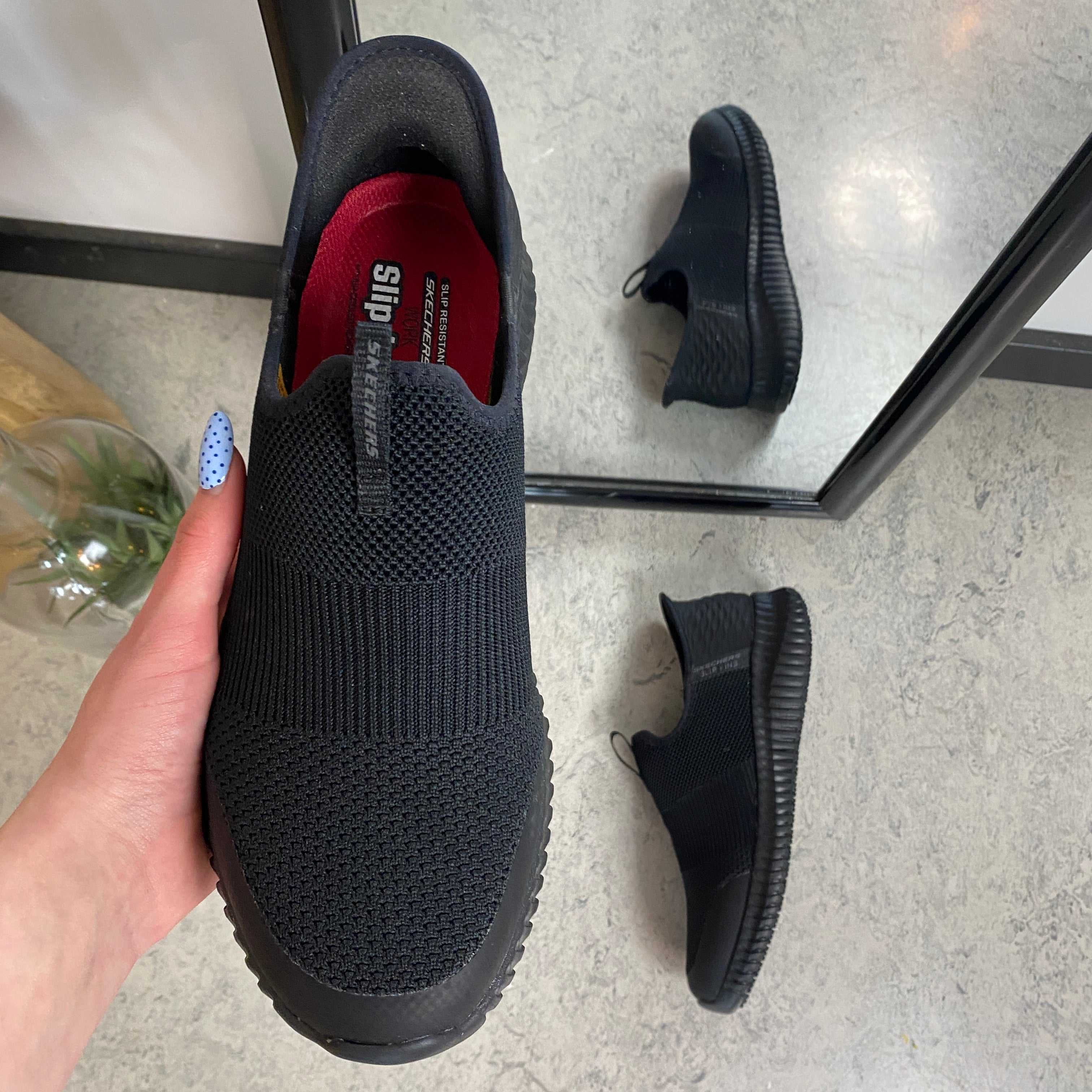 Skechers Work slip-in sko – Komfort & sikkerhed hele arbejdsdagen