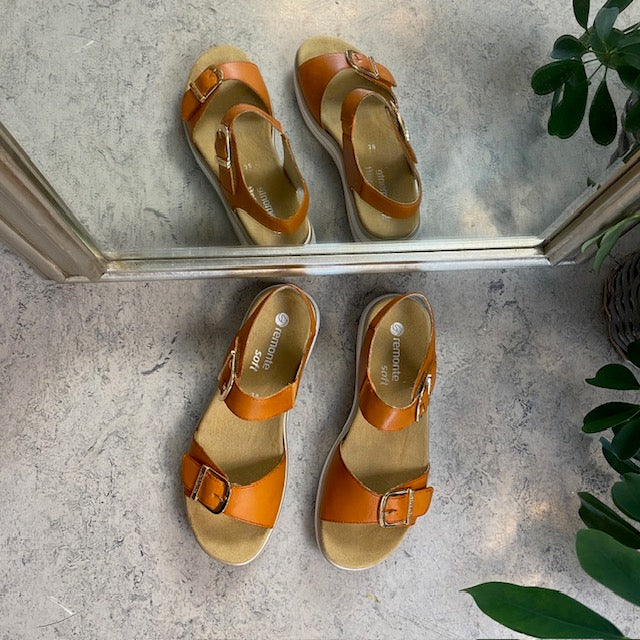 Flot orange sandal fra Remonte med udtagelig indersål.