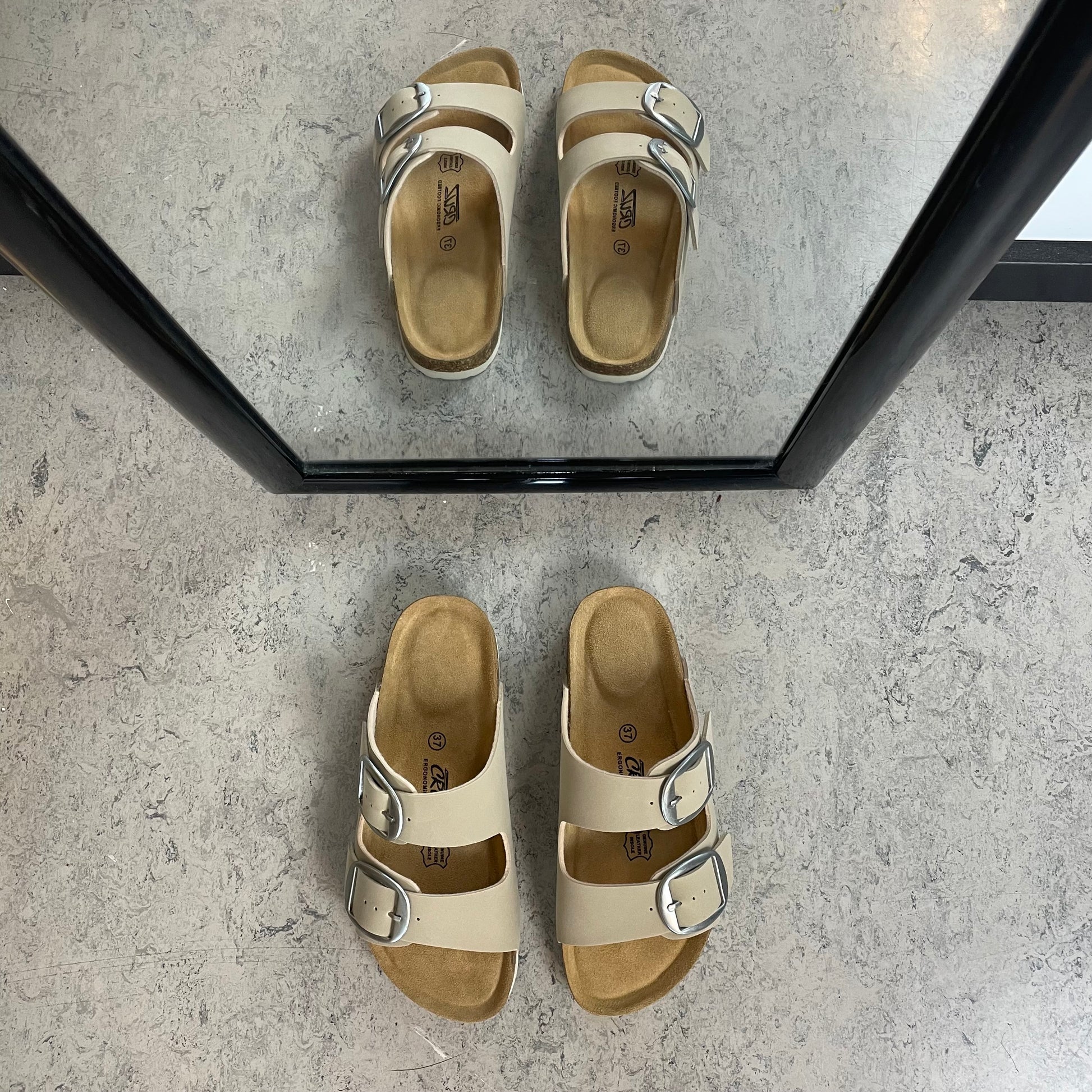 Cruz sandal med justerbar pasform - Beige