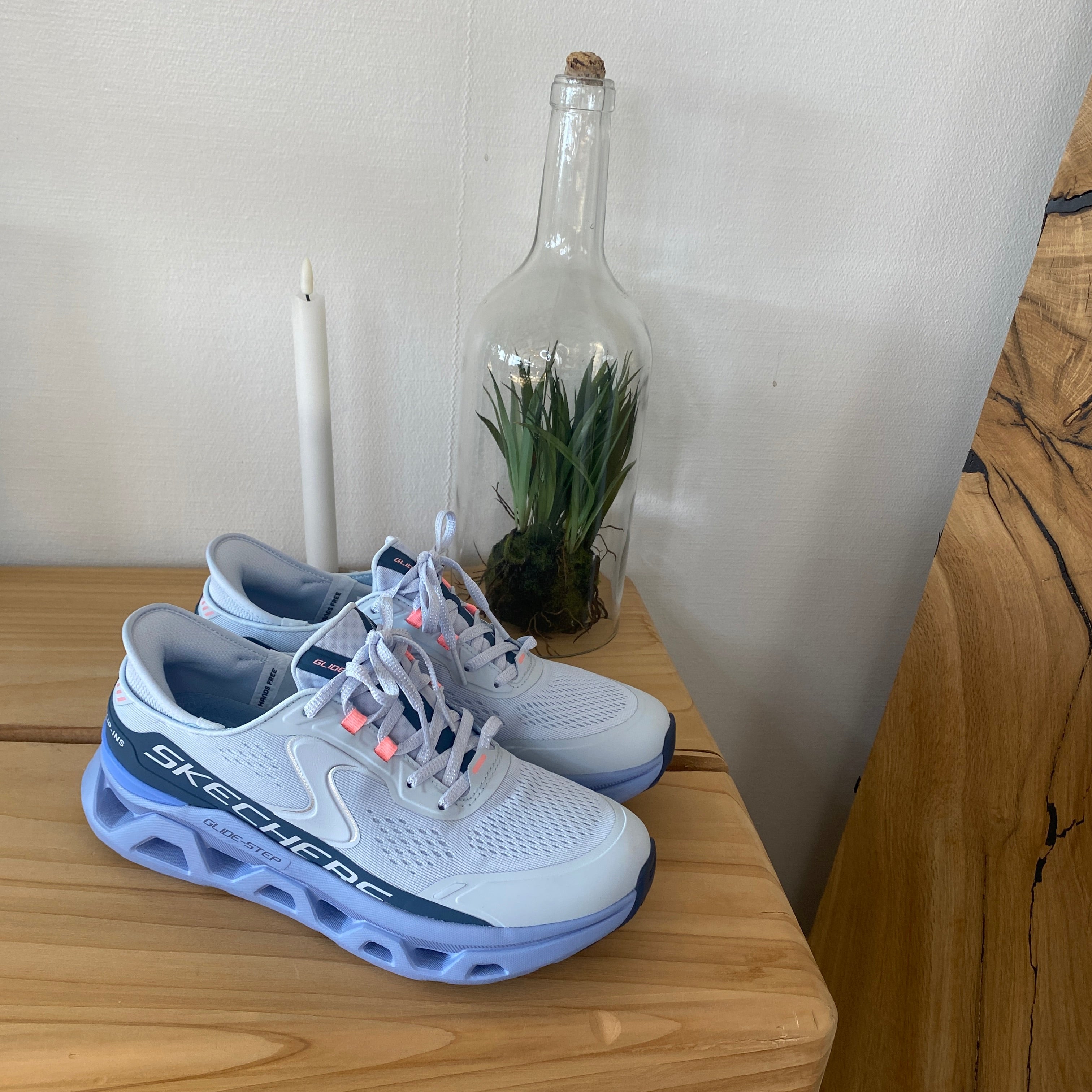 Skechers Glide-Step Aldus i lys blå – slip in sneaker med svangstøtte & stødabsorbering