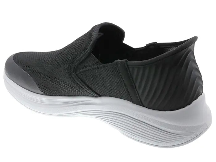 Let slip-on sko i sort – med stødabsorberende sål og åndbart mesh