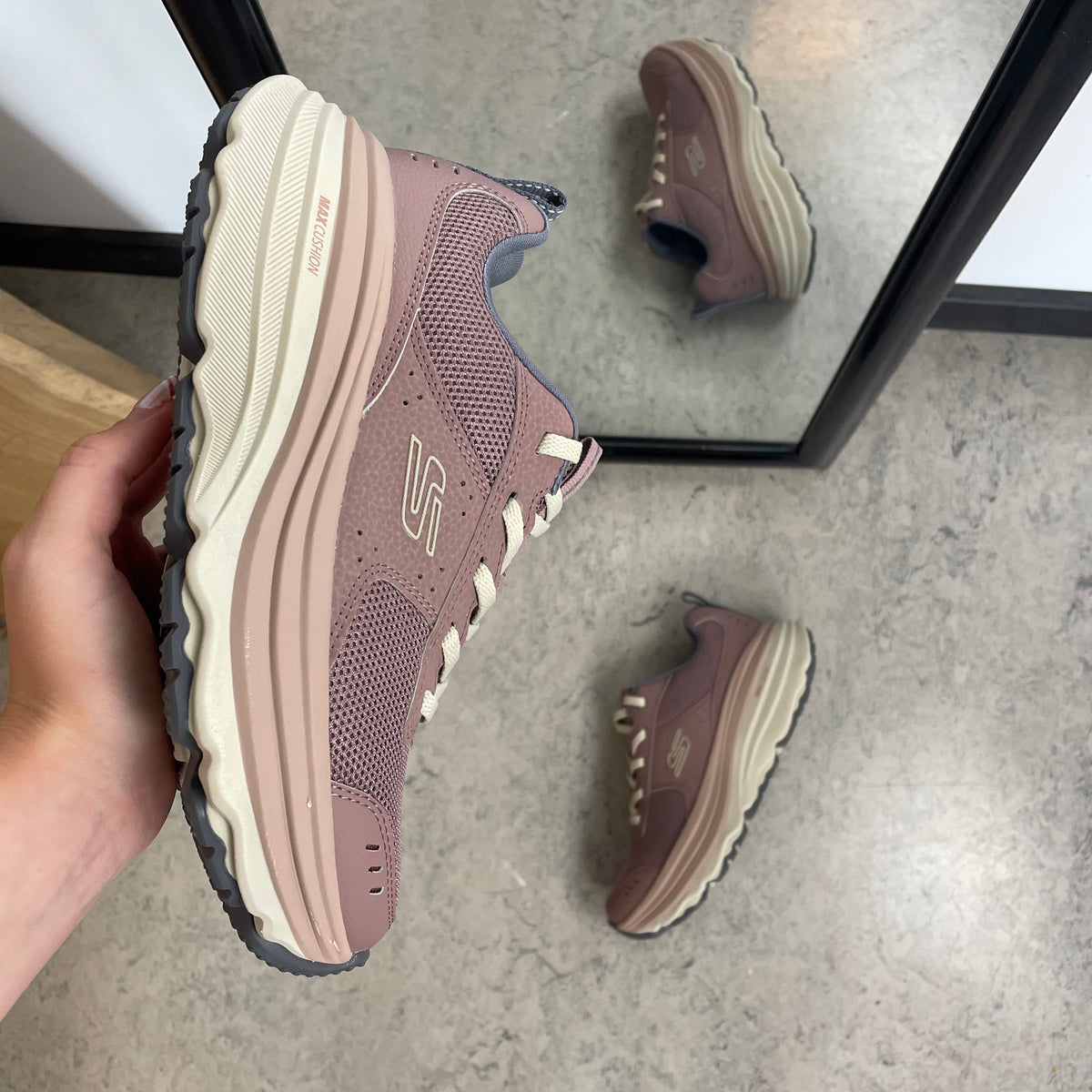 Skechers Adventure sko - stødabsorberende damesko med ekstra plads & komfort