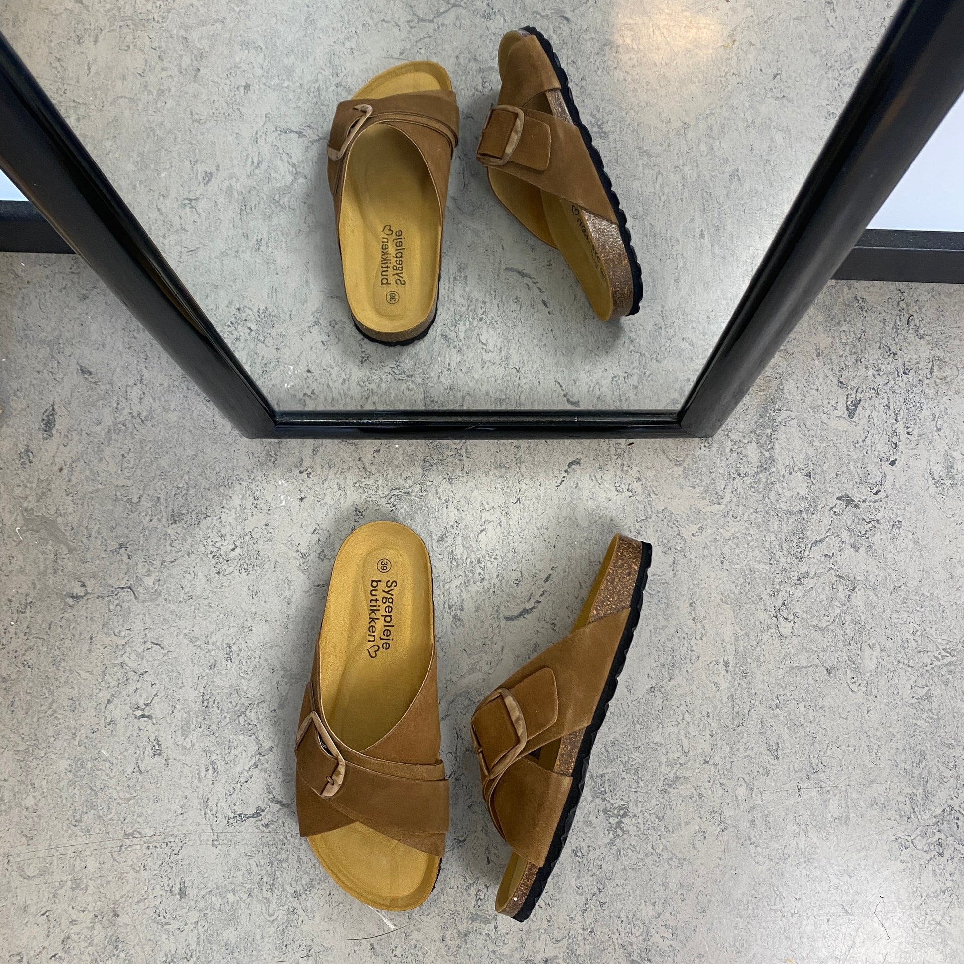 Brun slip on sandal med dobbelt rem – komfort sandal med støtte | Sygeplejebutikken