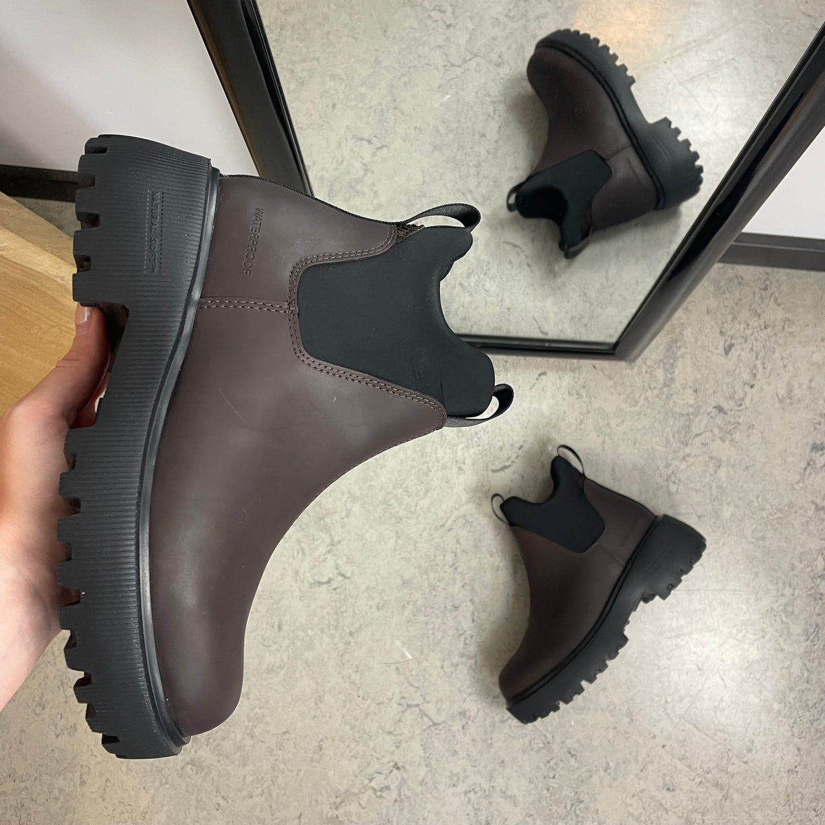 WODEN Isabella Waterproof – let vandtæt gummistøvle med stødabsorberende komfort