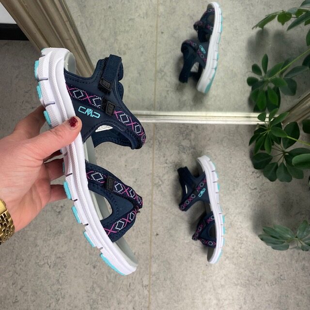 Blå letvægts sandal med fantastisk komfort