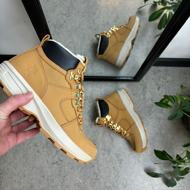 Brun vinterstøvle fra Gaitline med gængesål