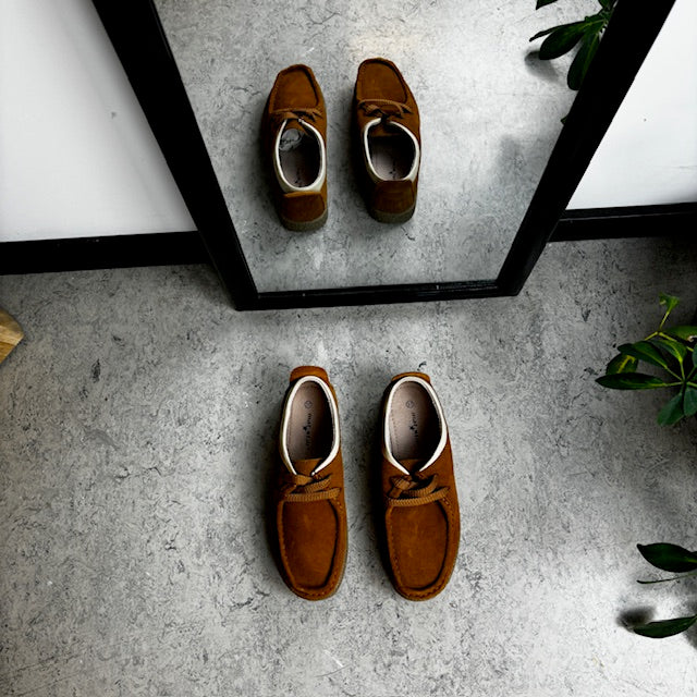 Lys brun ruskindssko med rågummisål