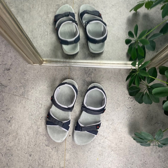 Blå letvægtssandal fra CMP med stødabsorbering