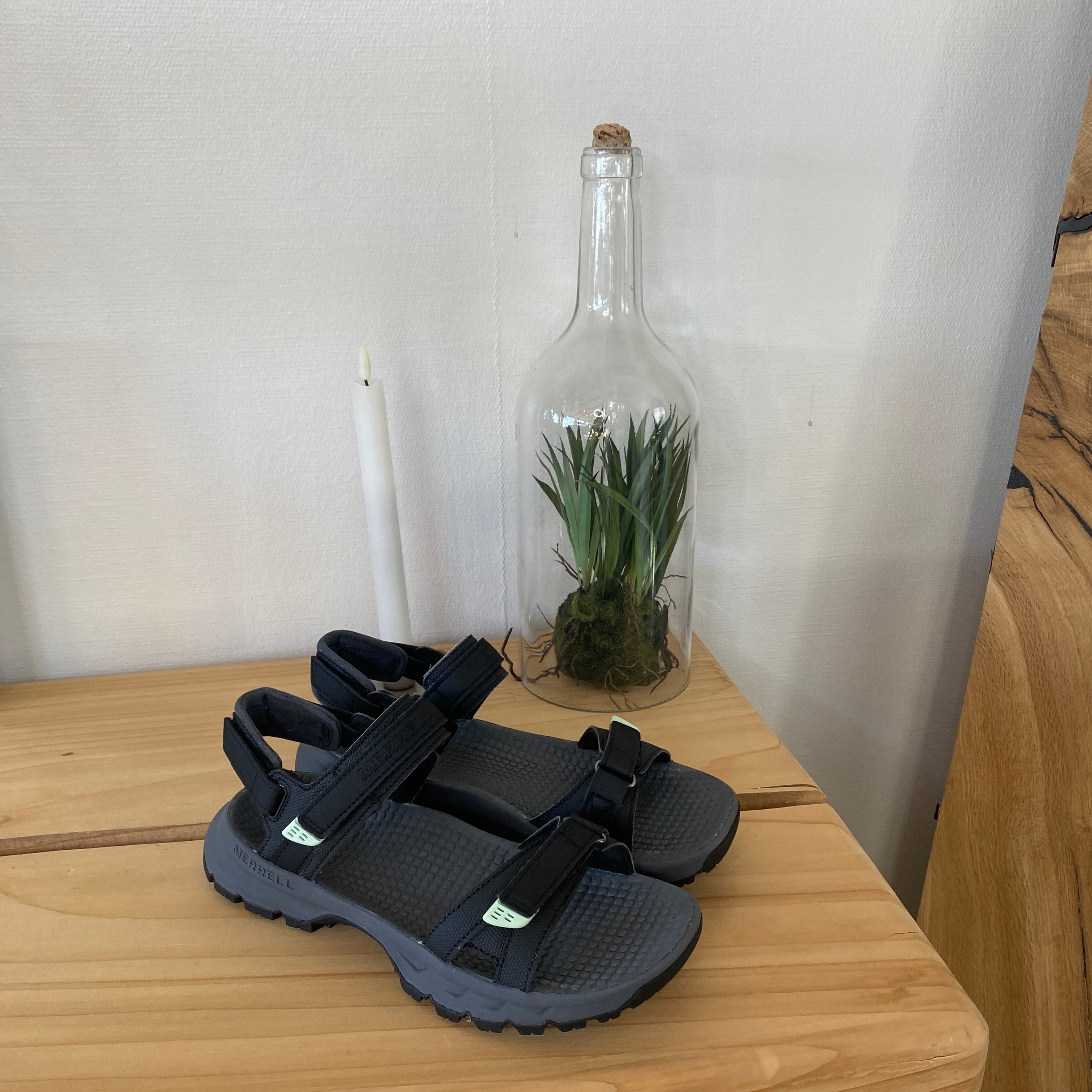 Merrell sandal med stødabsorberende komfort til arbejde & aktiv hverdag