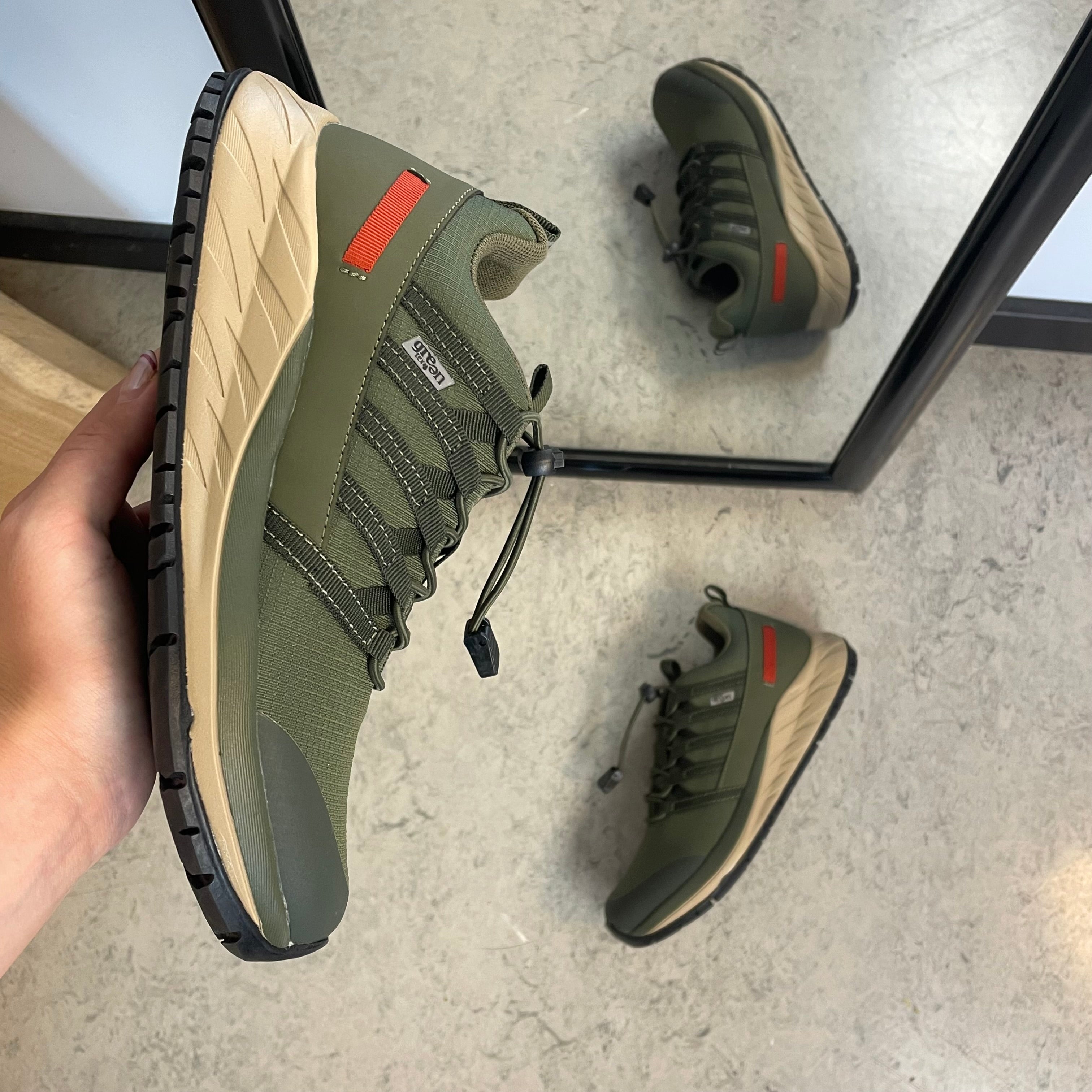 Green Comfort Path Pipi – olivengrøn outdoor sneaker med H-læst & svangstøtte