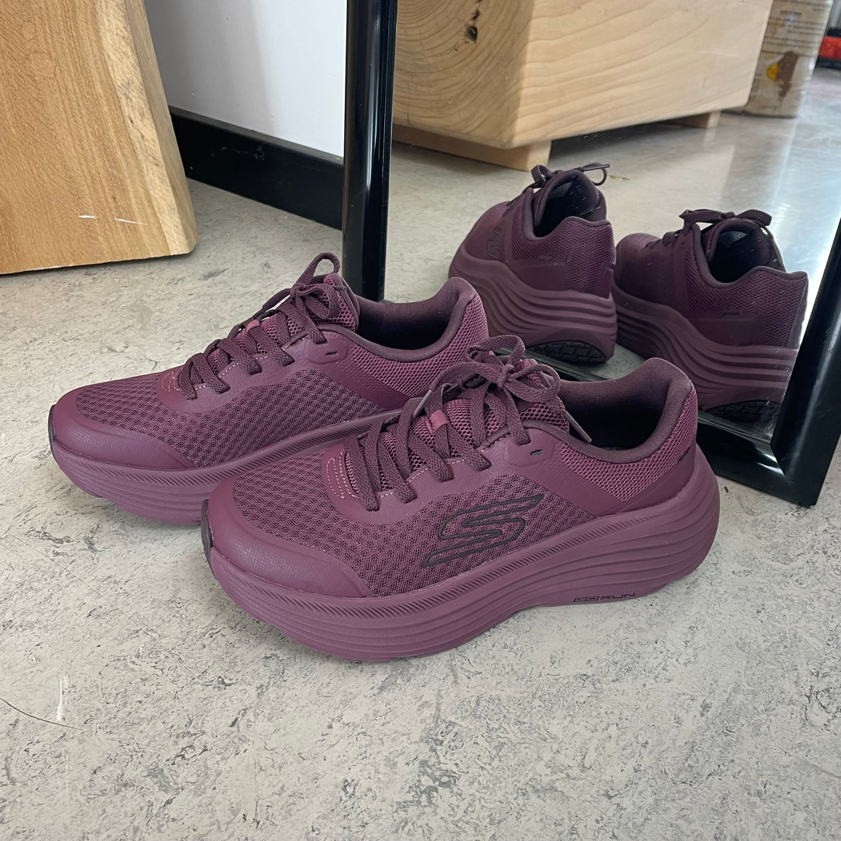 Skechers Max Cushioning Endeavour – stødabsorberende komfort til lange dage