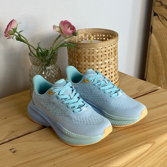 Sporty letvægtssko i turkis og orange