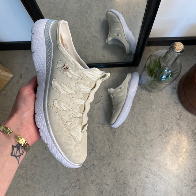 Letvægts slip-on sko fra Rieker