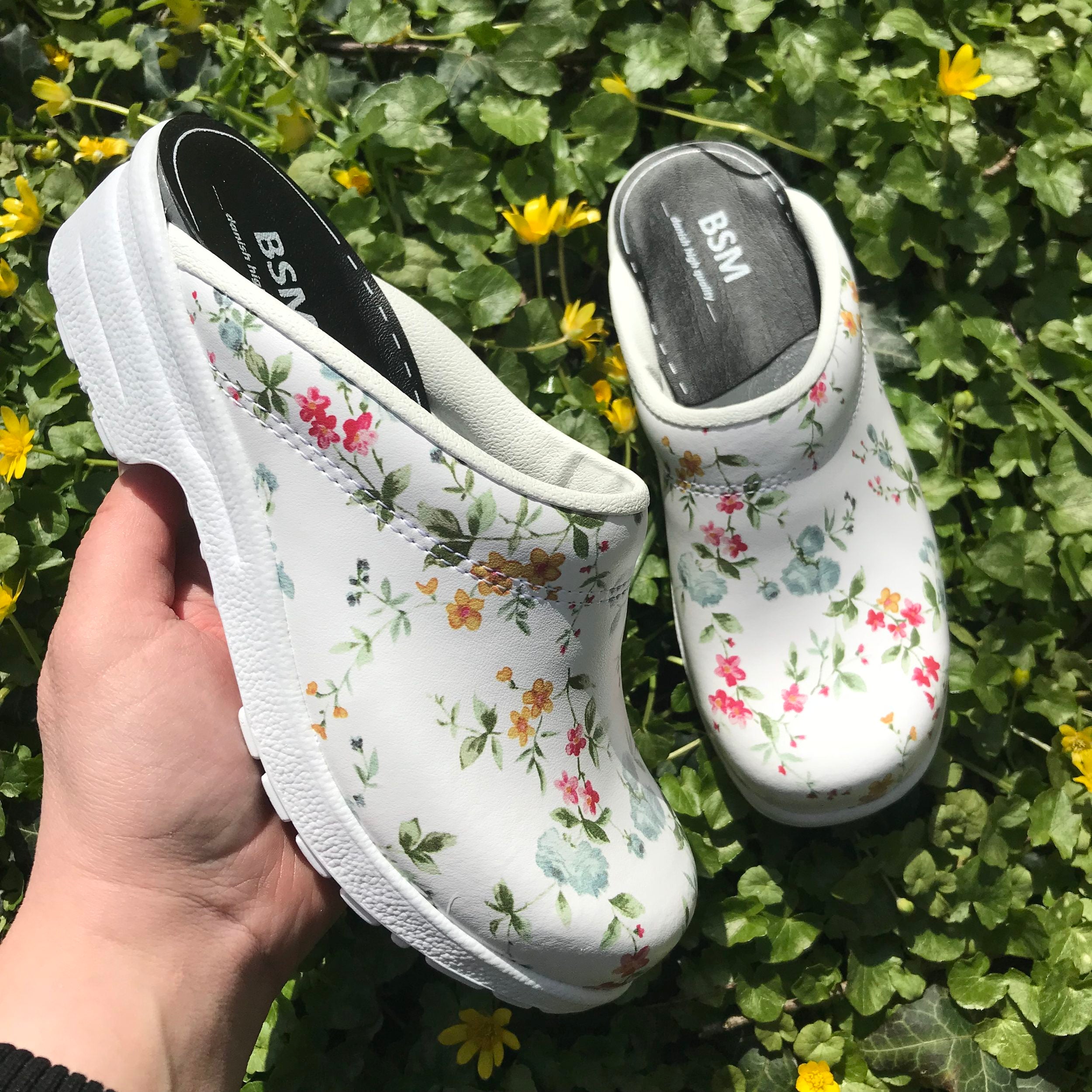 Blomstret træsko uden kap