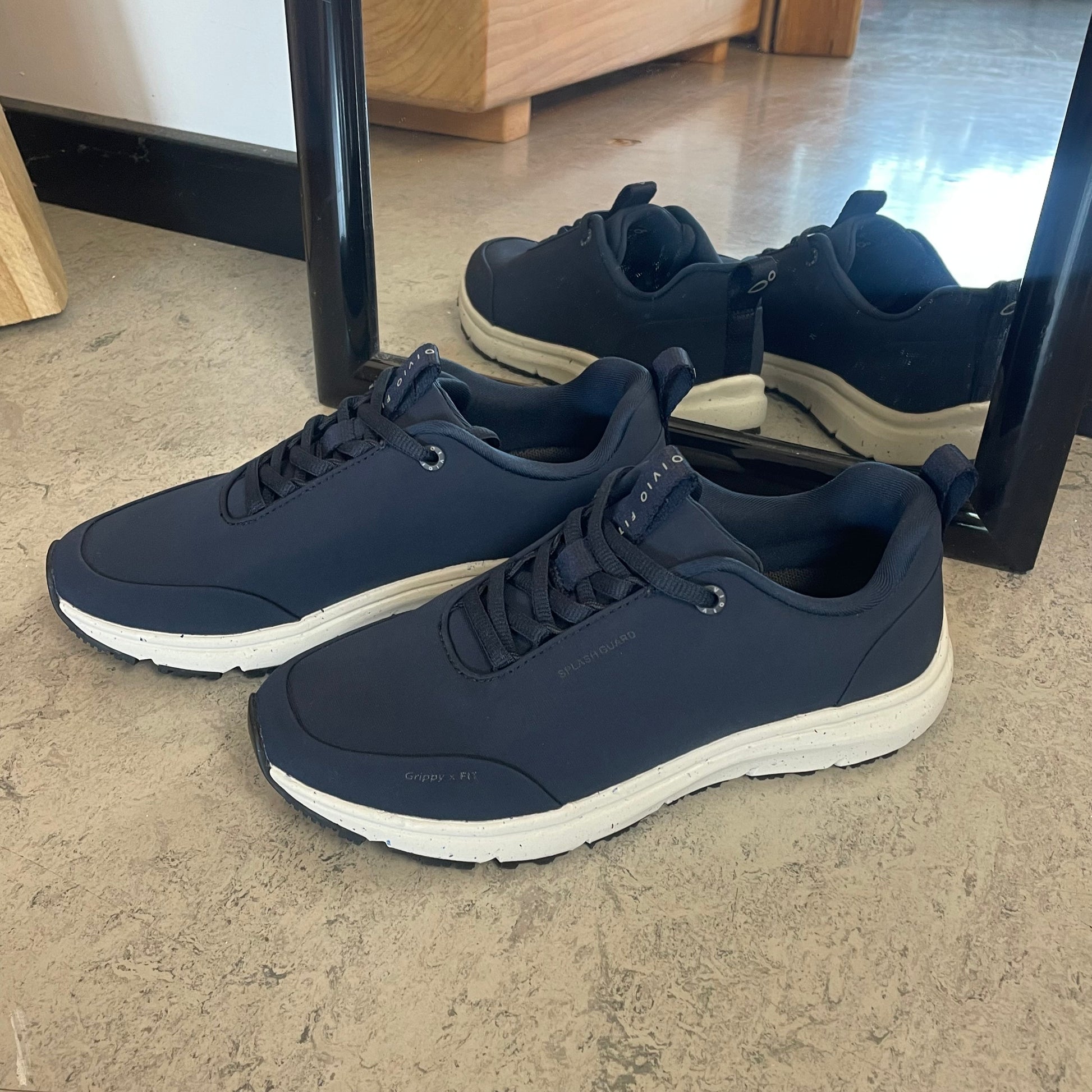 Navy komfort sneaker med skridhæmmende sål & vandtæt membran