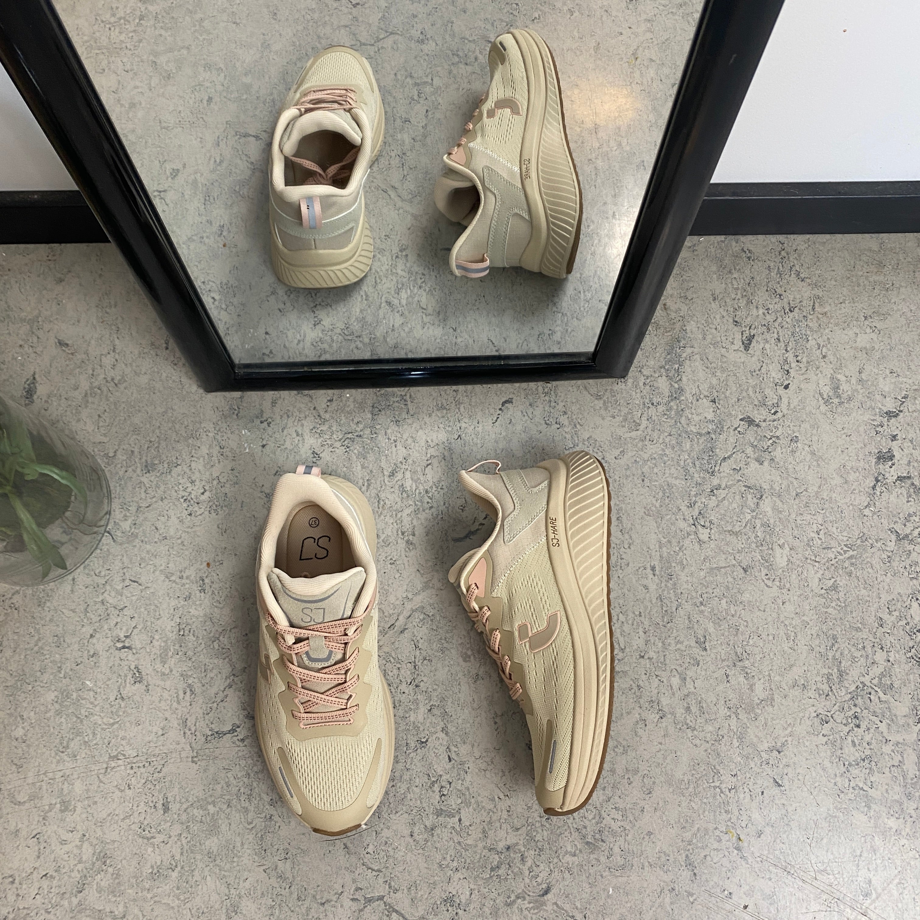 Beige letvægtssko – Sygeplejebutikken