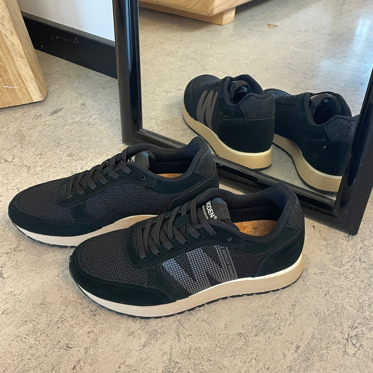 Woden Ydun Icon II – sort sneaker med let og behagelig komfort