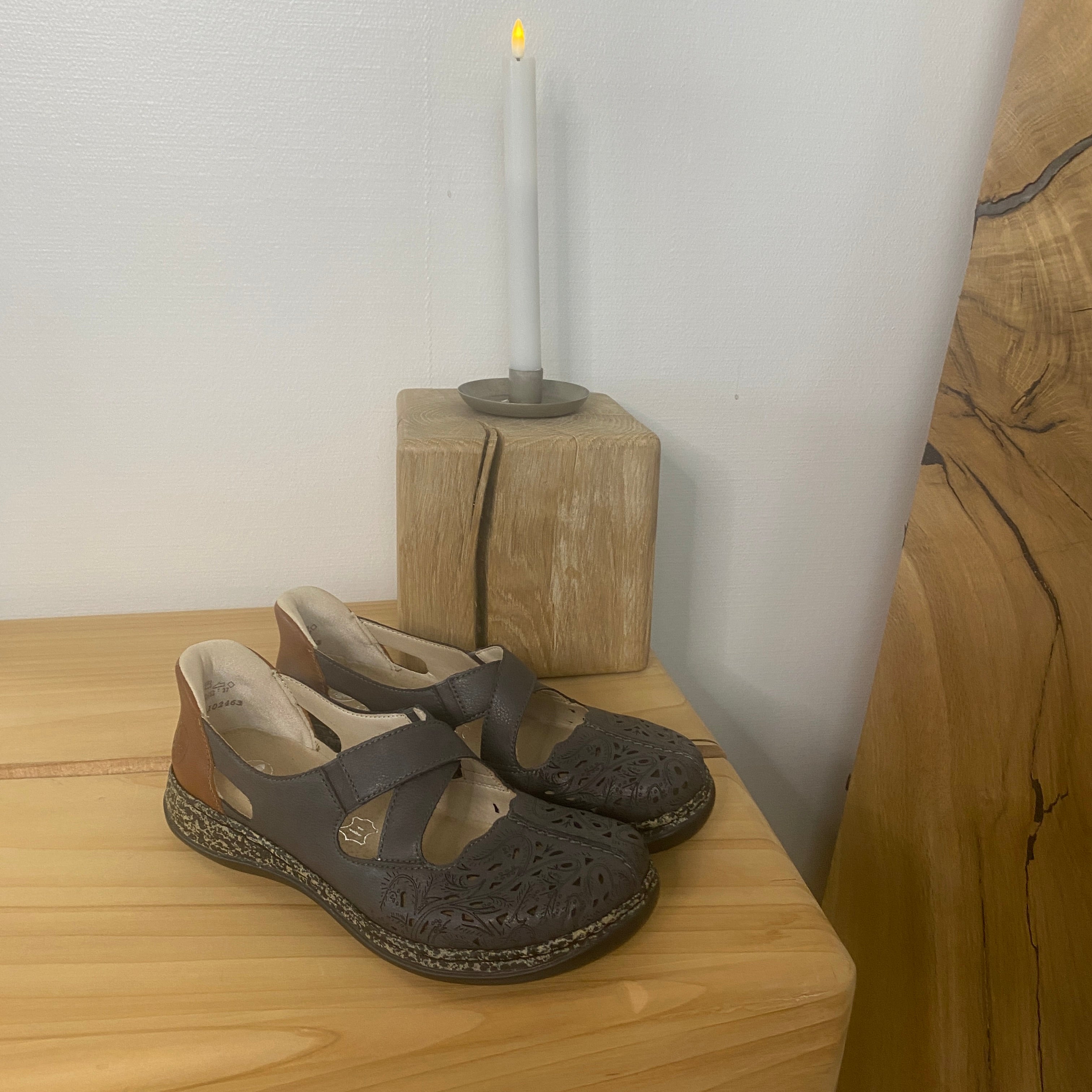 Rieker Ready 2 Go sko – grå dame sneaker der er nem at træde i