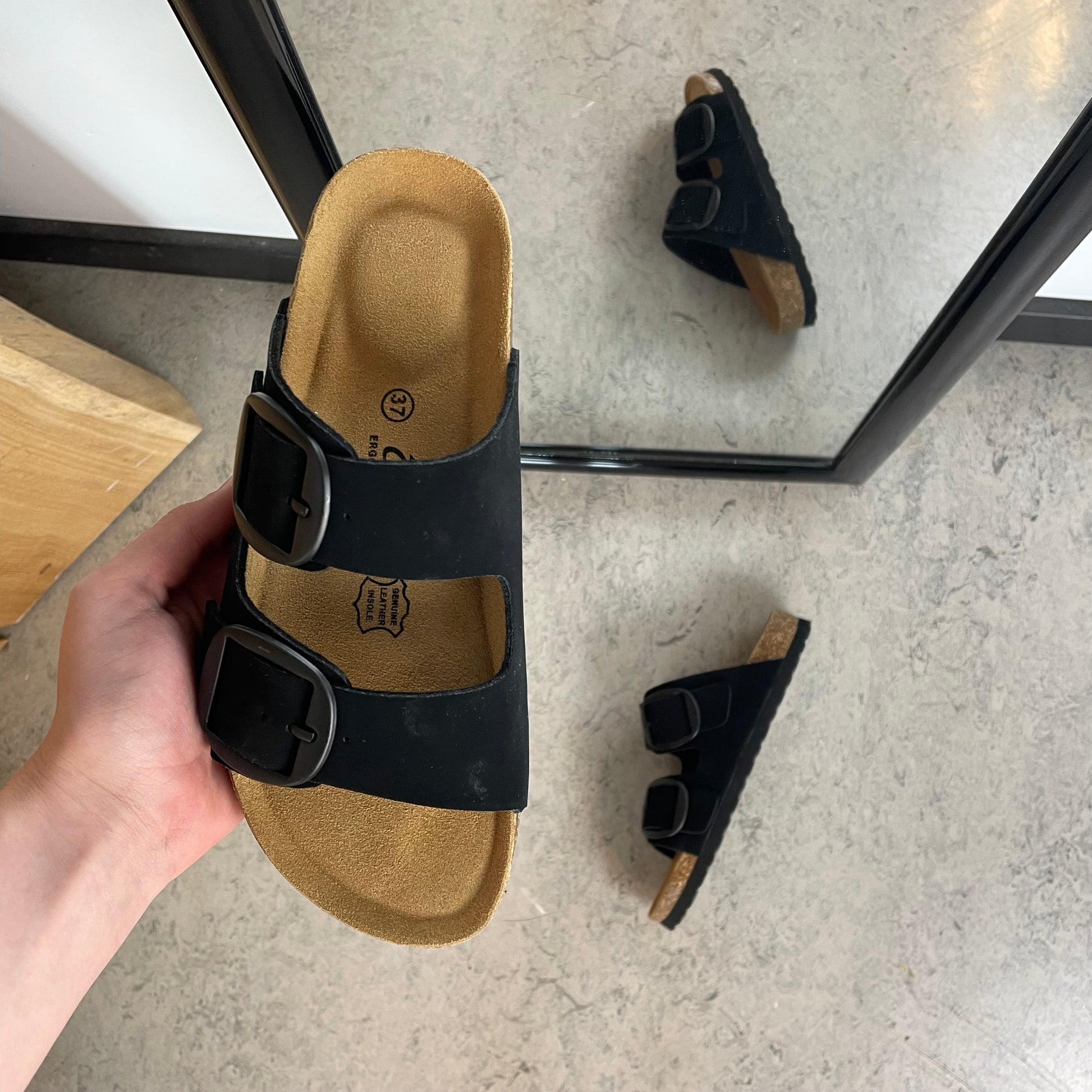 Cruz sandal med justerbar pasform - Sort
