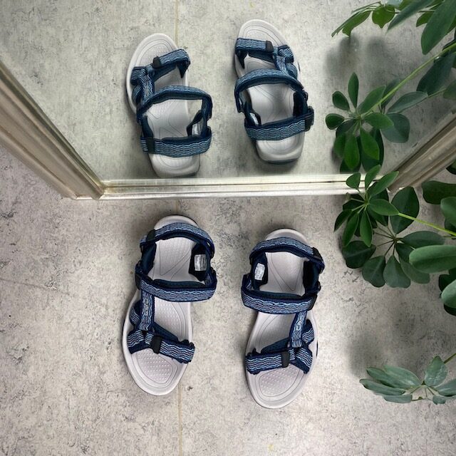 Blå sportssandal fra CMP med striber og god bredde