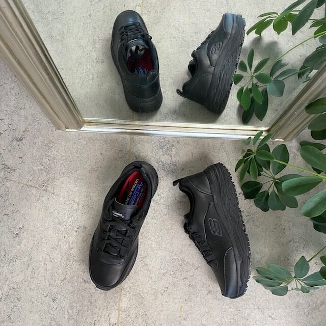 Skechers Work i sort skind med max cushioning såler