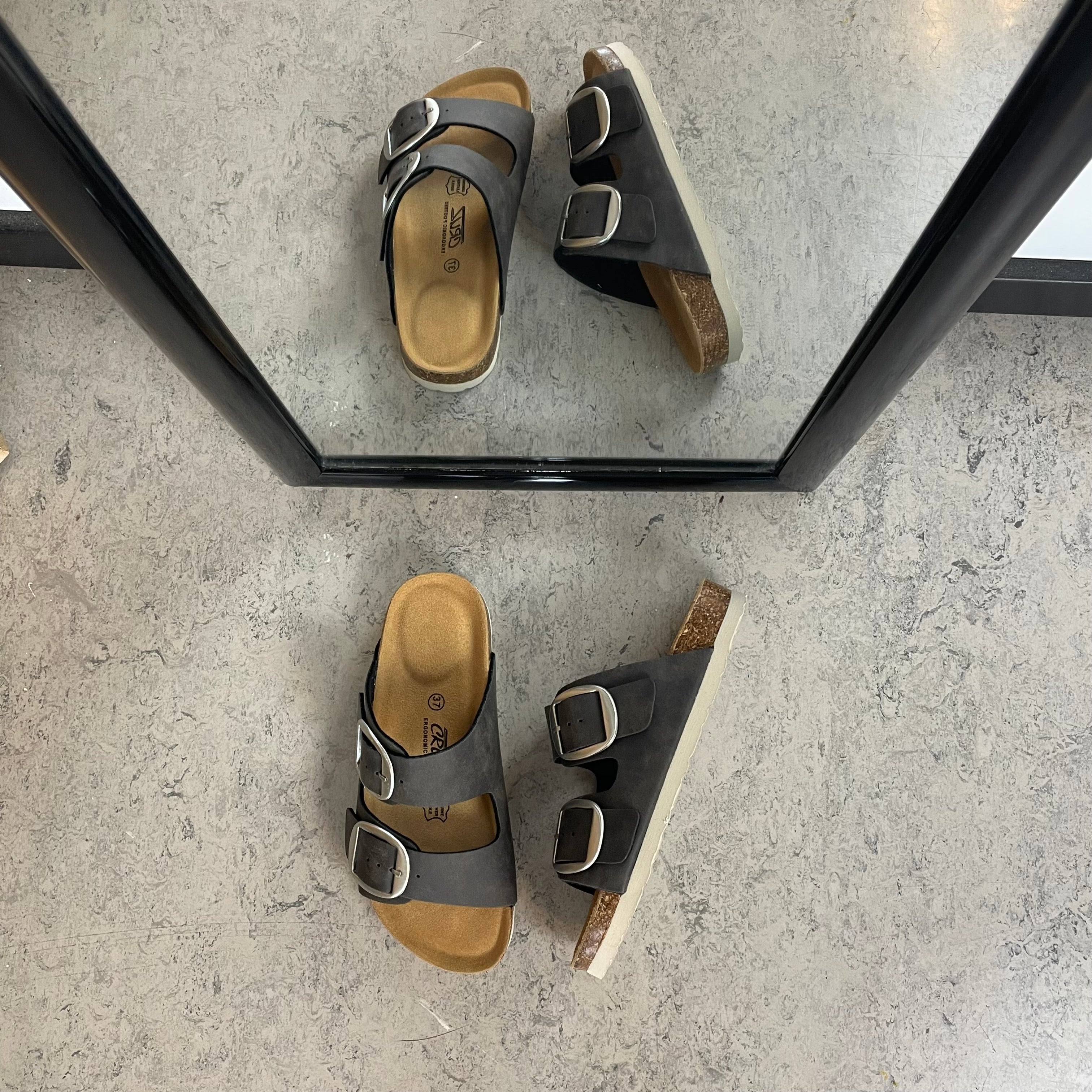 Cruz sandal med justerbar pasform - Grå