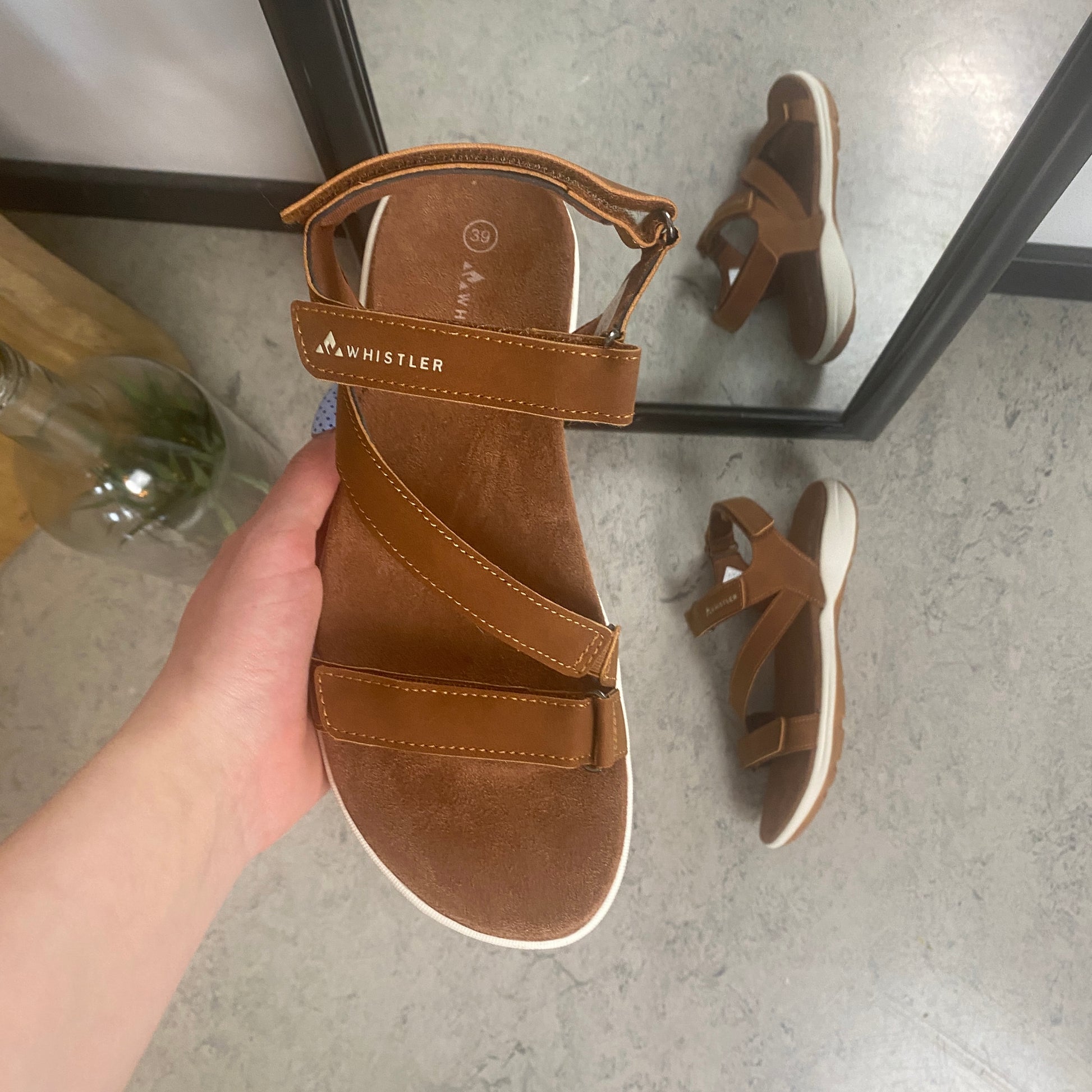 Malena W sandal – brun sandal med god svangstøtte & justerbare remme