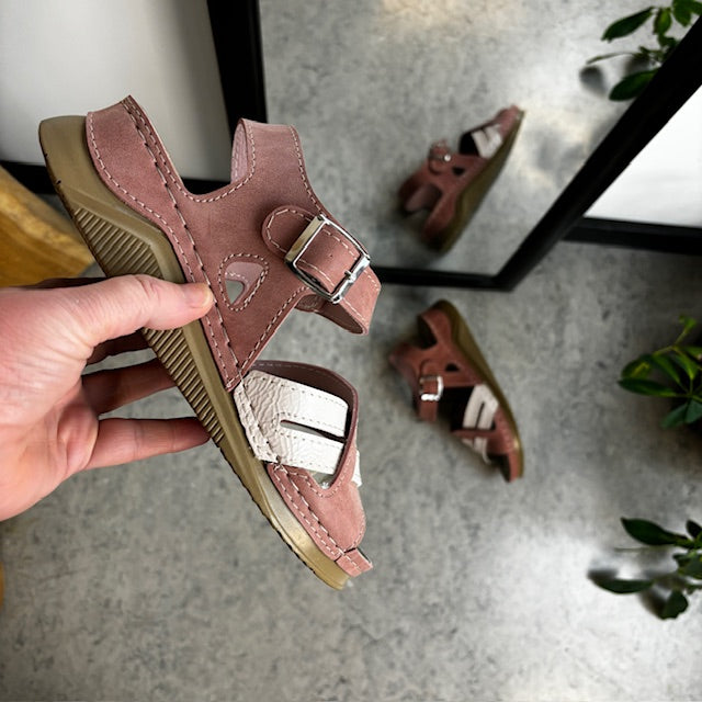 Rosa elegant sandal med svangstøtte - OBS 2. sortering