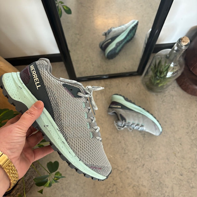 Merrell sko med strikket overdel og svangstøtte