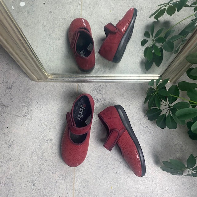 Rød ballerina med velcro og god plads