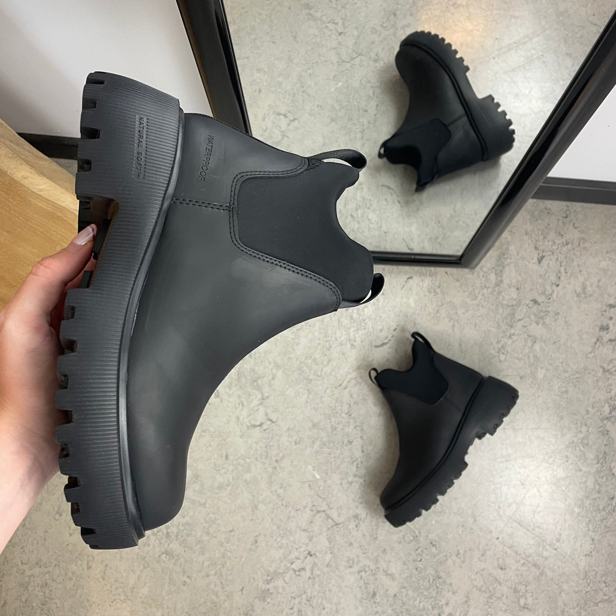WODEN Isabella Waterproof – let vandtæt gummistøvle med stødabsorberende komfort