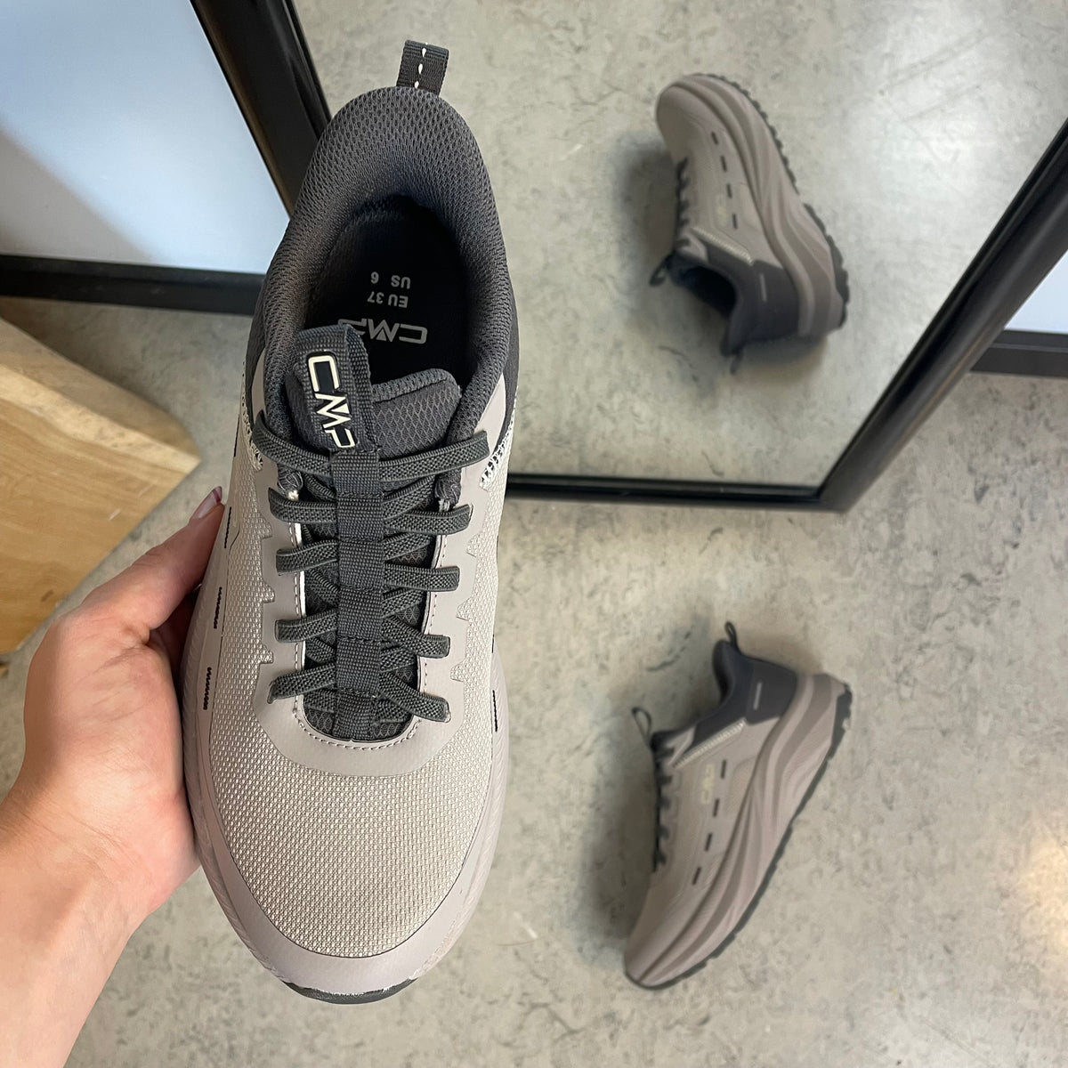CMP Kymber Easy-Fit – lys grå sneaker med elastiksnørebånd