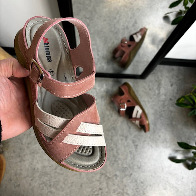 Rosa elegant sandal med svangstøtte - OBS 2. sortering