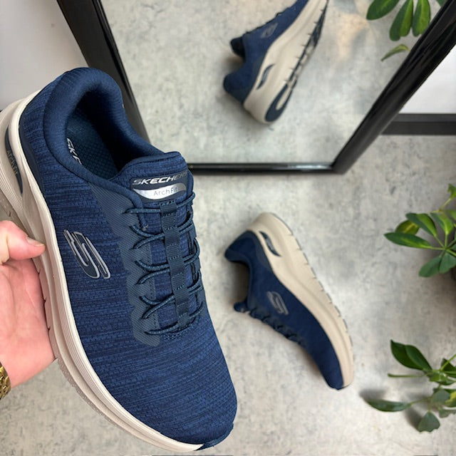 Blå herresko fra Skechers med ekstra svangstøtte