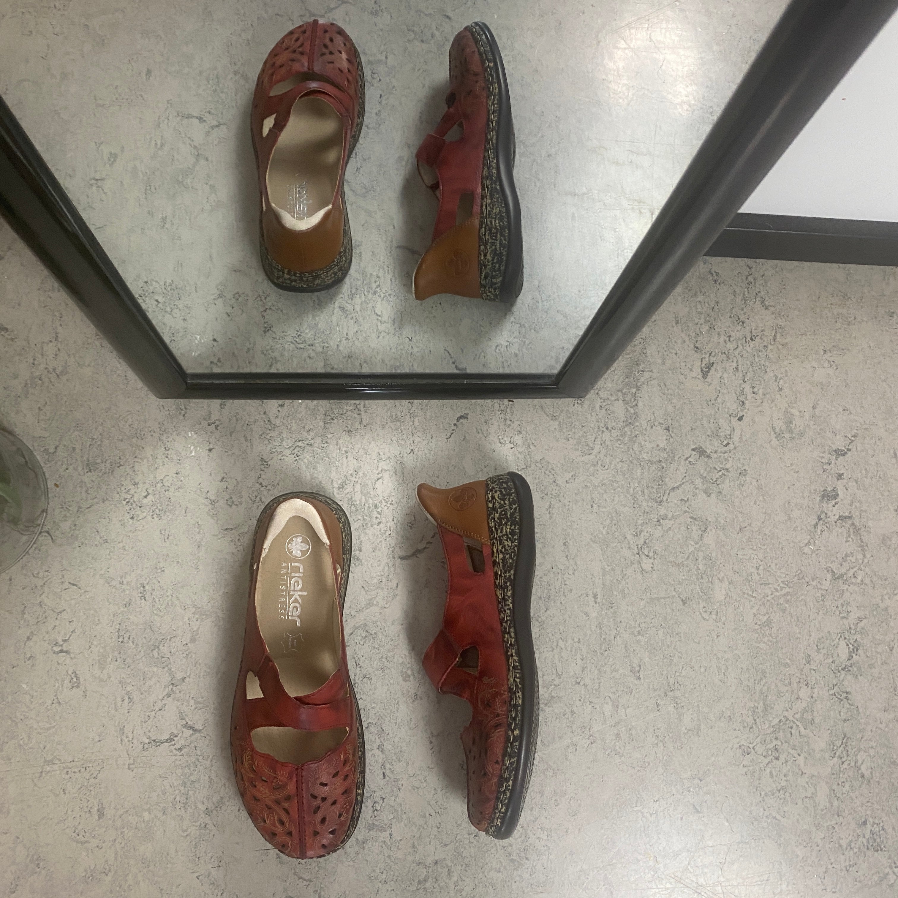 Rieker Ready 2 Go sko – rød dame sneaker der er nem at træde i