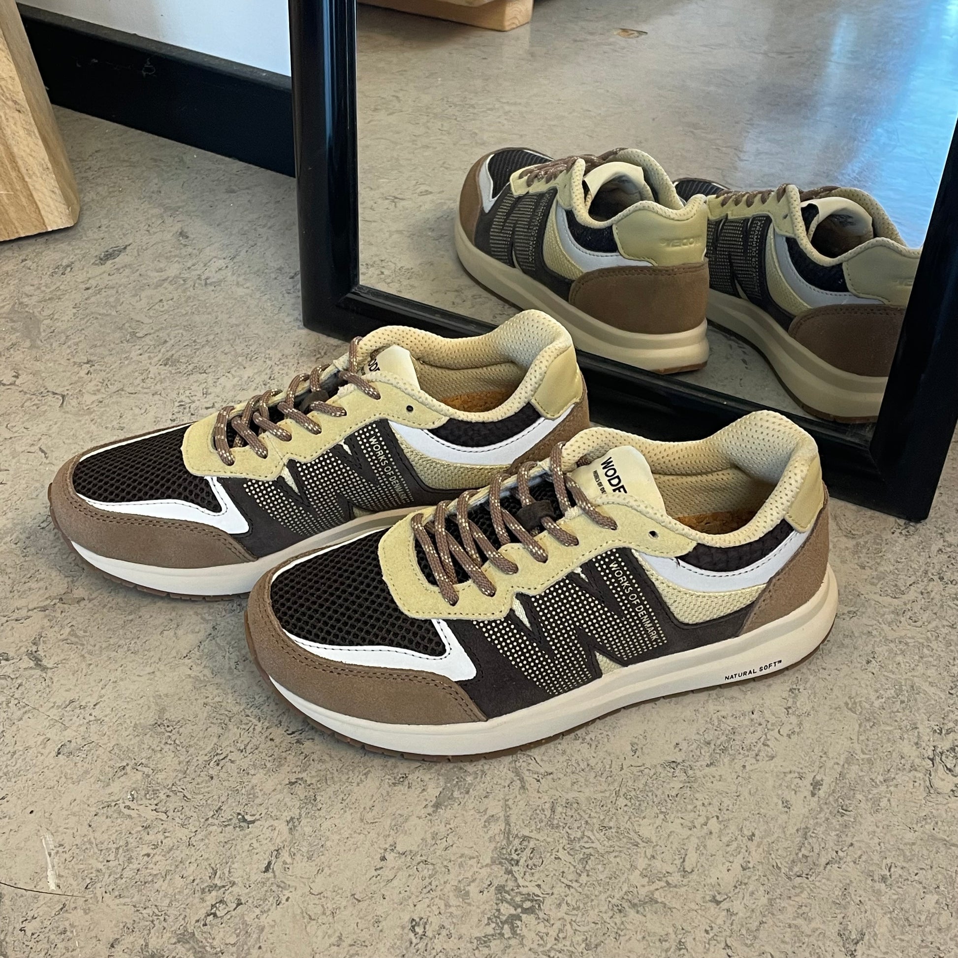 Woden Rigmor Open Mesh – let & åndbar sneaker i Chocolate Multi