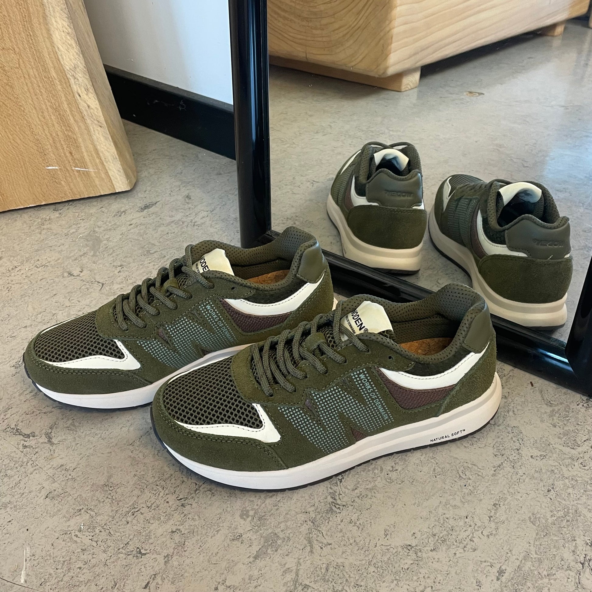 Woden Rigmor Open Mesh – mørk olivengrøn sneaker