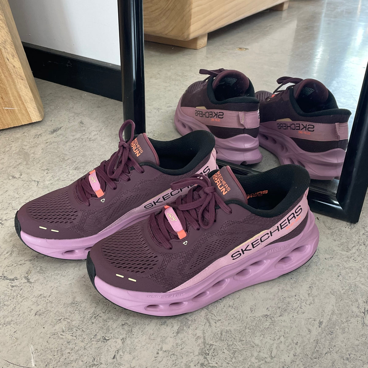 Skechers Hands Free Slip-ins Max Cushioning Glide-Step – maksimal komfort til lange dage