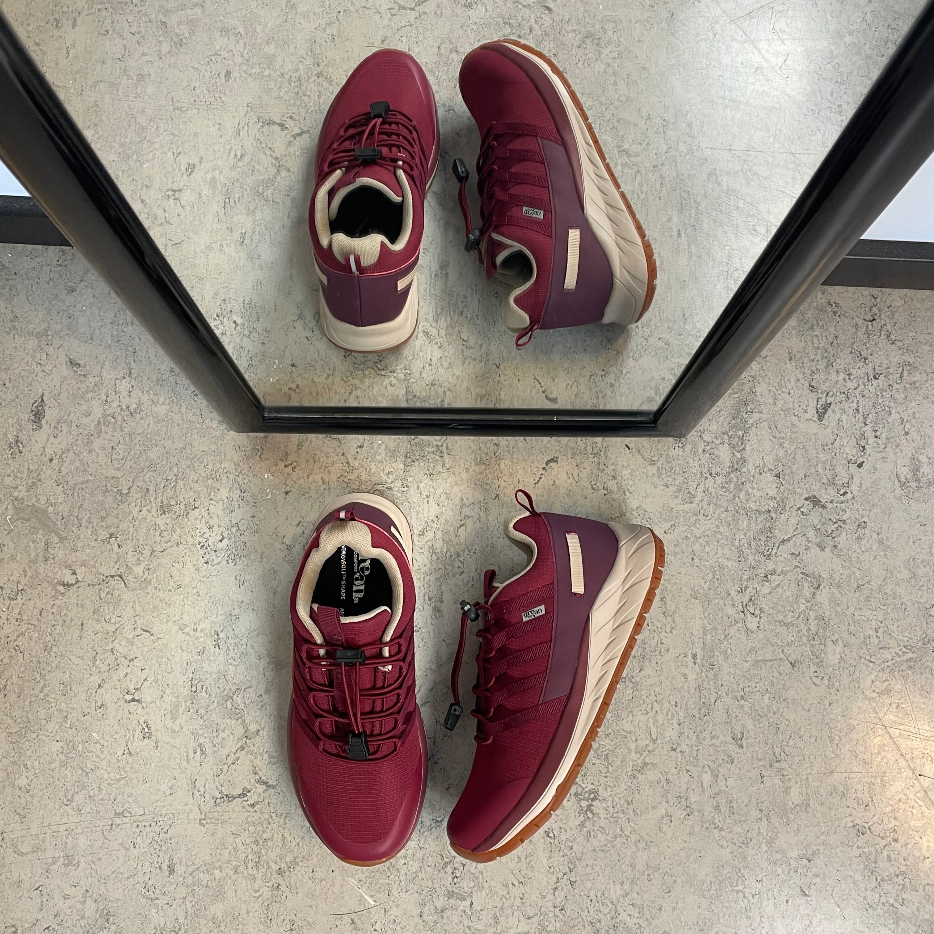 Green Comfort Path Pipi – vinrød outdoor sneaker med H-læst & svangstøtte