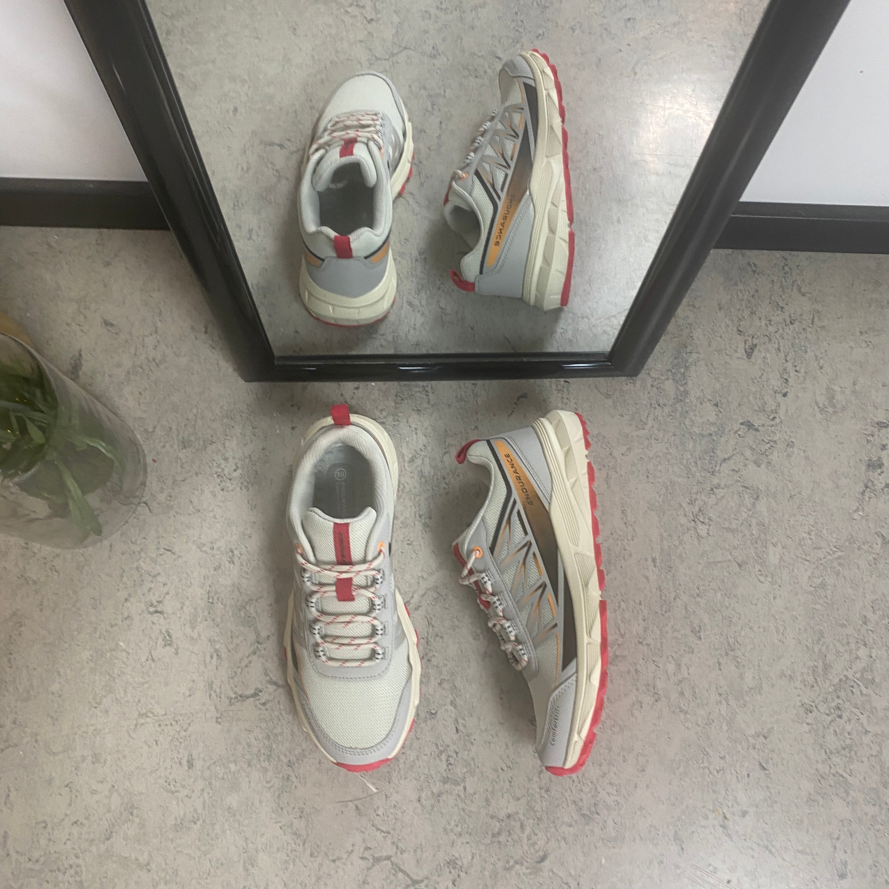 Endurance Fadell W Shoes – Let & åndbar sneaker i Glacier Grey med pink detaljer