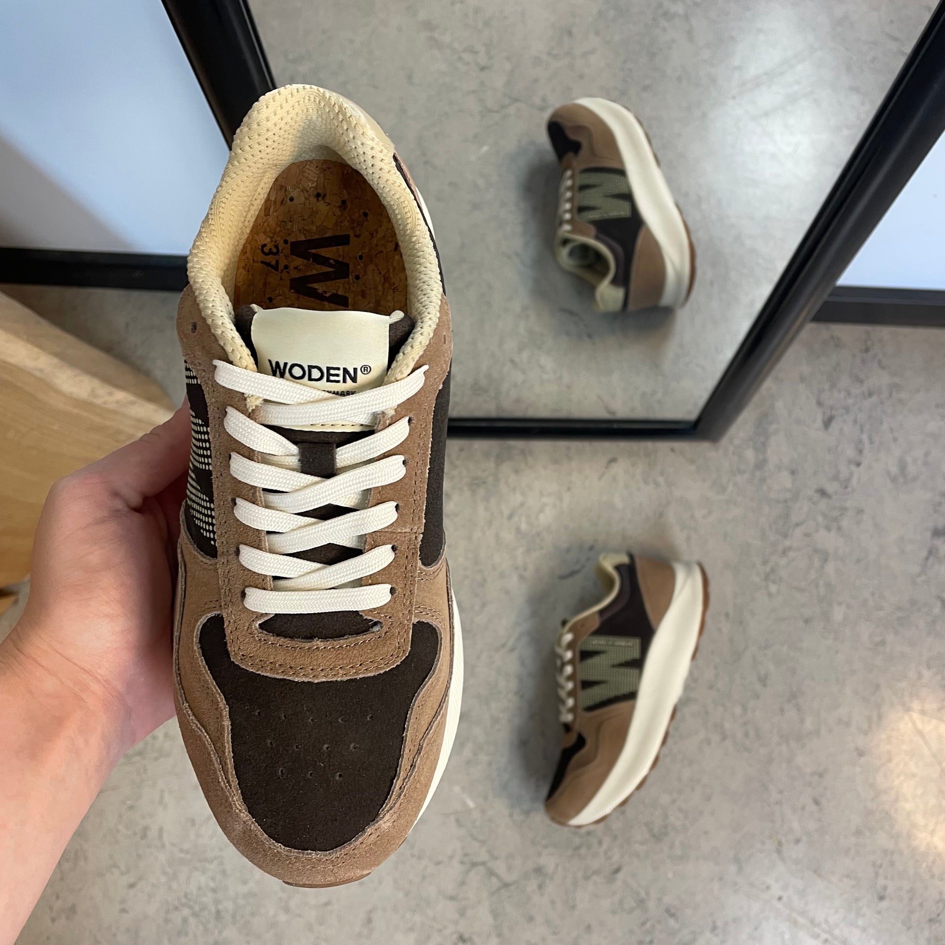 Mathilde Runner Leather – Woden sneaker i brune nuancer med let gængesål