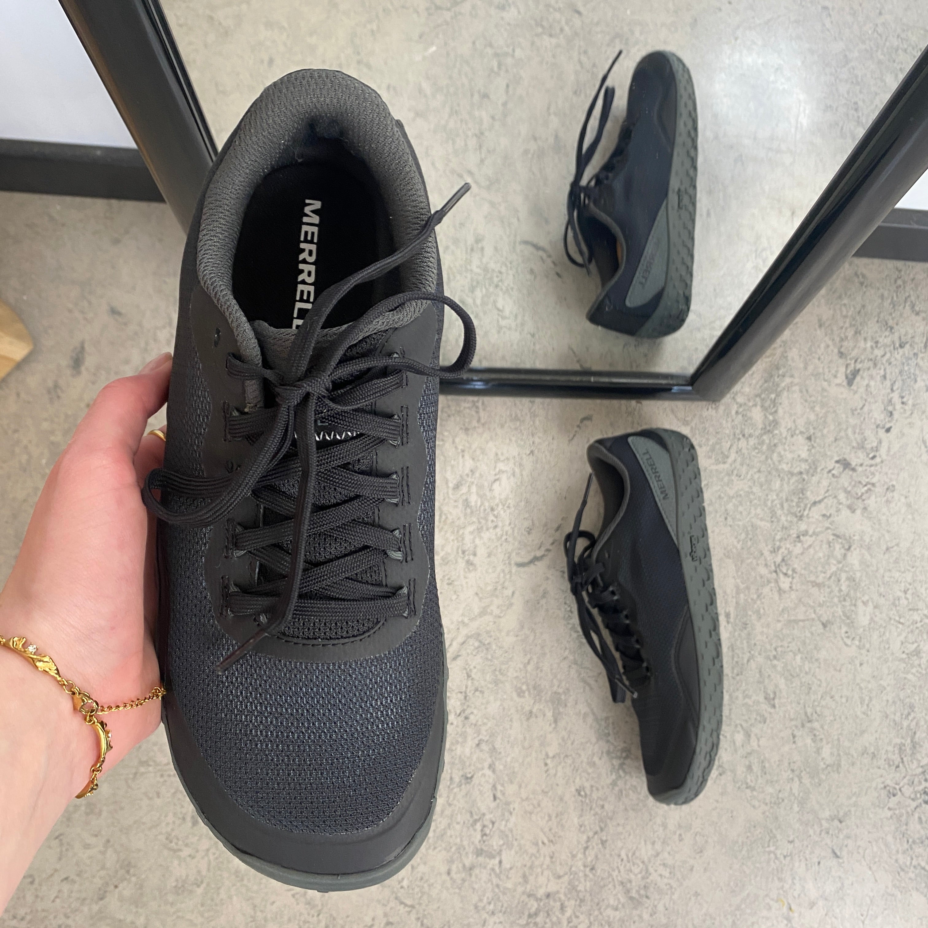 Merrell sort barefoot sko med maksimal fleksibilitet