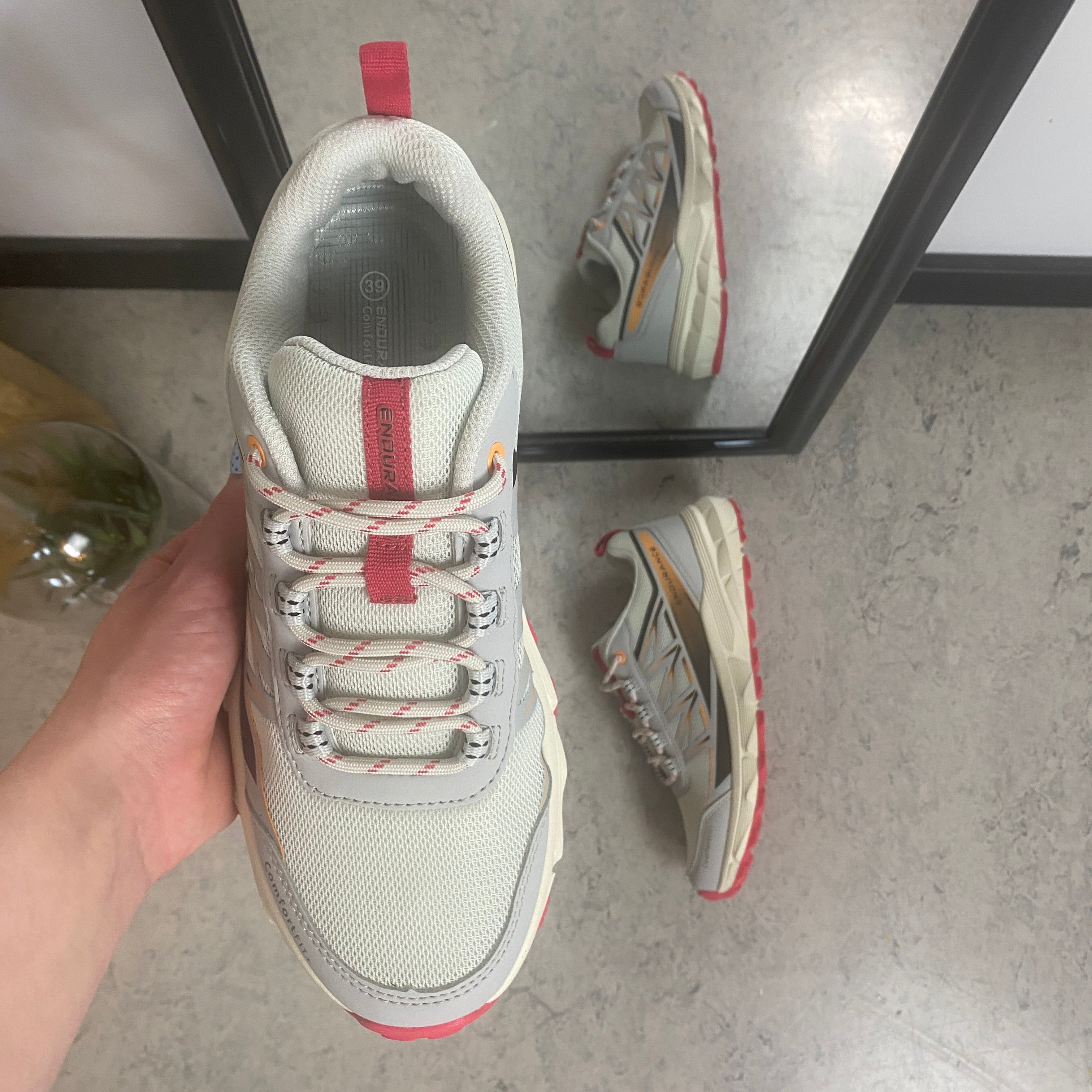 Endurance Fadell W Shoes – Let & åndbar sneaker i Glacier Grey med pink detaljer