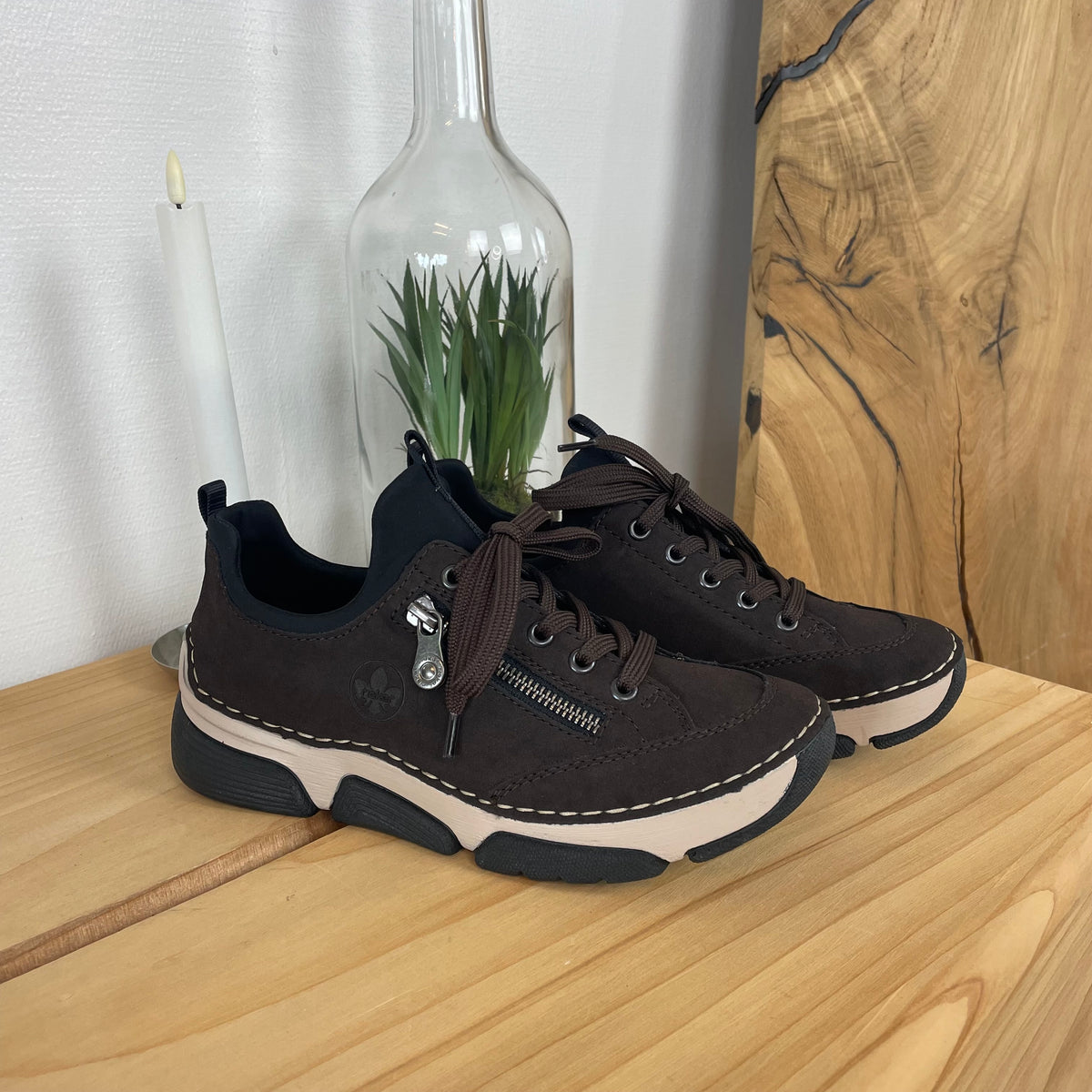 Rieker sneakers til dame i brun – blød komfort & stødabsorbering til hverdagen